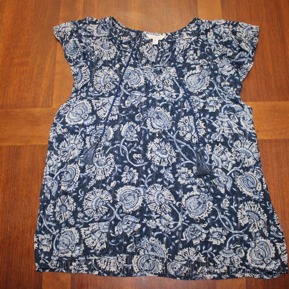 Lucky Brand Sheer V-neck Metallic Floral Short Sleeve Top Size Medium NWOT